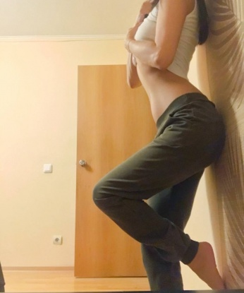 😍
У меня есть все, чтобы сделать наше свидание по-настоящему особенным: милое лицо, стройная фигура и нежные губки, готовые позаботиться о твоем наслаждении. 💋
Мои услуги широки и разнообразны: классический и оральный секс, эротический массаж, стриптиз и многое другое. Я профессионально выполняю все твои желания и гарантирую полное удовлетворение. 💦
Мои клиенты говорят только лестные слова обо мне – я знаю, как погрузить тебя в океан блаженства и расслабления. Отзывы и фото доступны по запросу. 📸
Так что, хочешь испытать незабываемые ощущения и попасть в мир страсти и наслаждения? Тогда не медли, смело приходи ко мне! Я так жду тебя… 🌹💋 Танюша